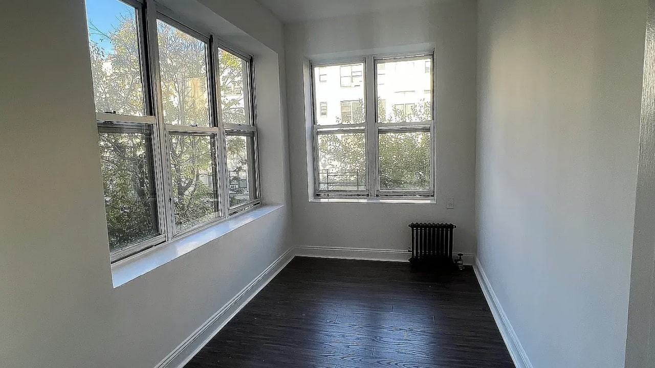 2471 29th St #12D - Photo 2 of 5