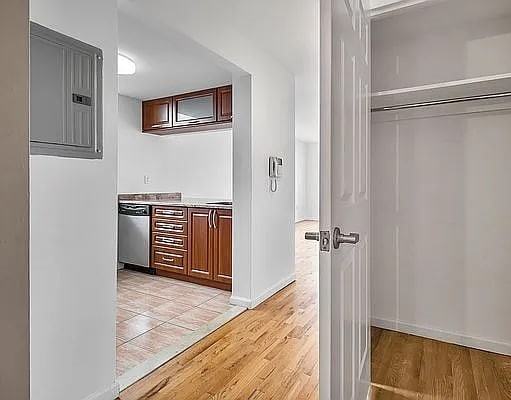 346 Grove St - Photo 5 of 7
