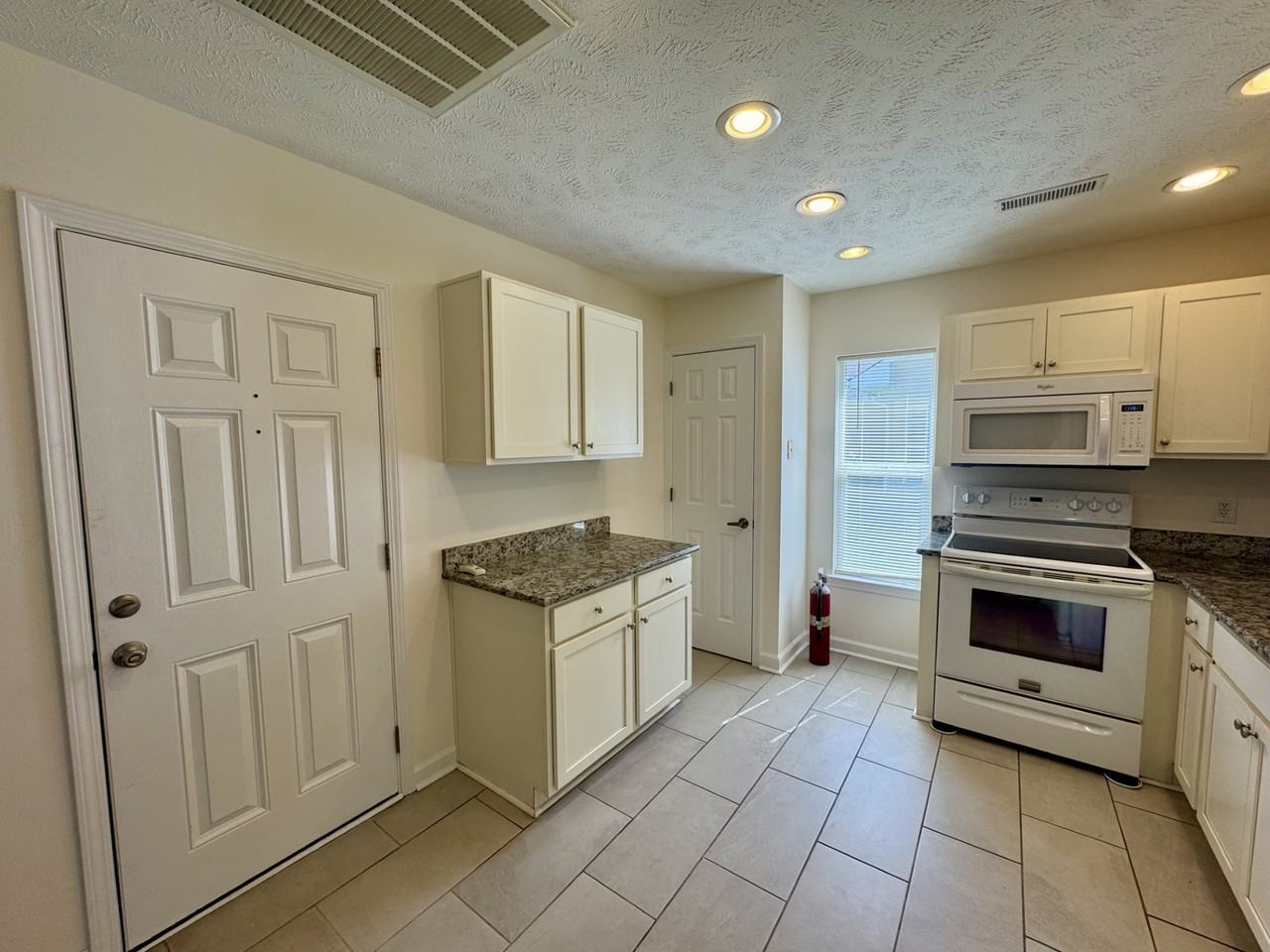 168 Retreat Pl - Photo 6 of 18