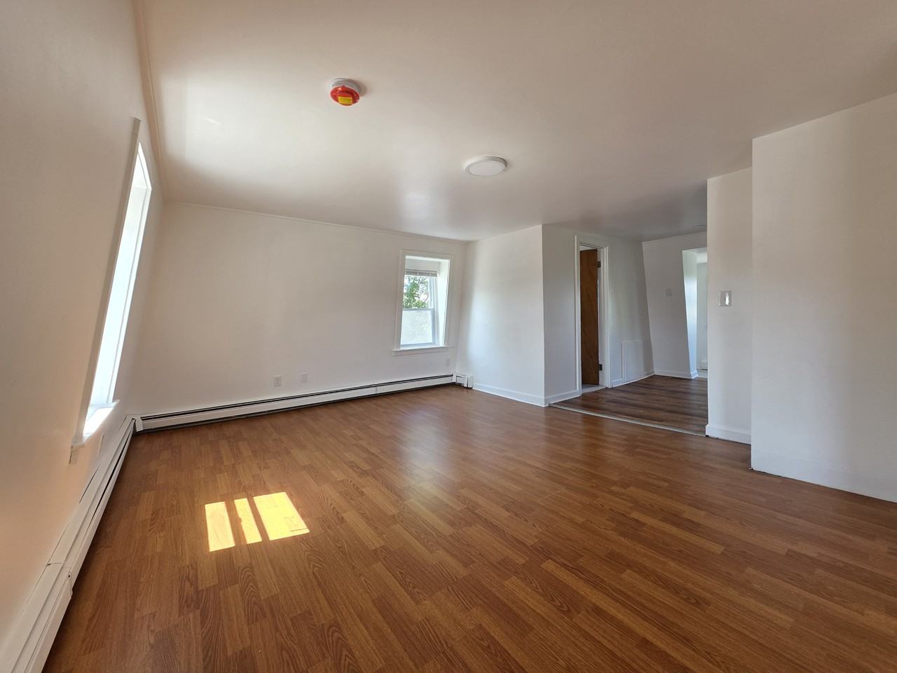 579 Park Ave - Photo 2 of 9