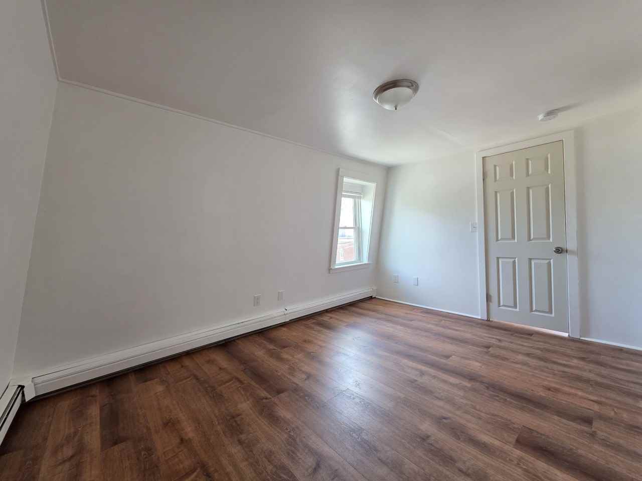 579 Park Ave - Photo 7 of 9