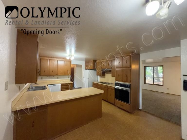 6220 Winnwood Loop Se - Photo 4 of 23