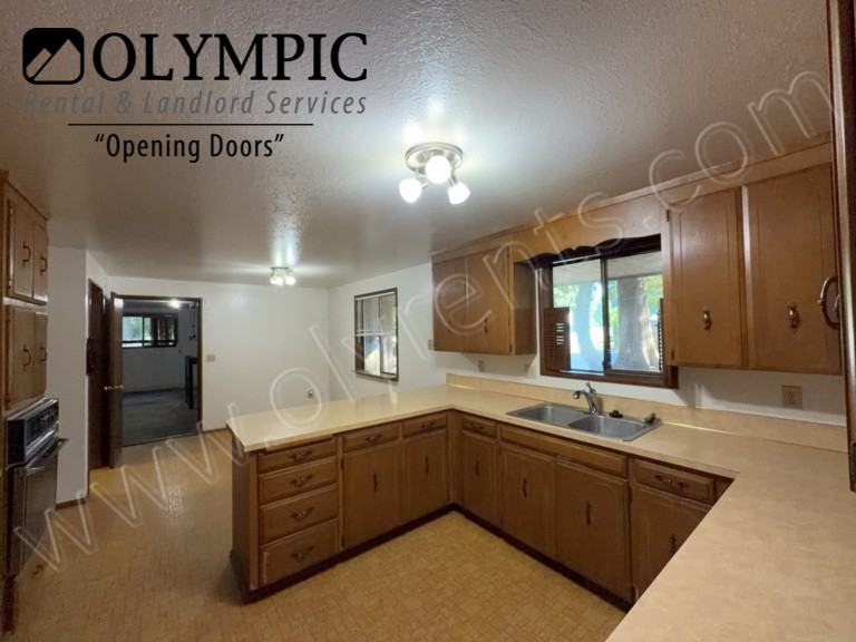 6220 Winnwood Loop Se - Photo 5 of 23