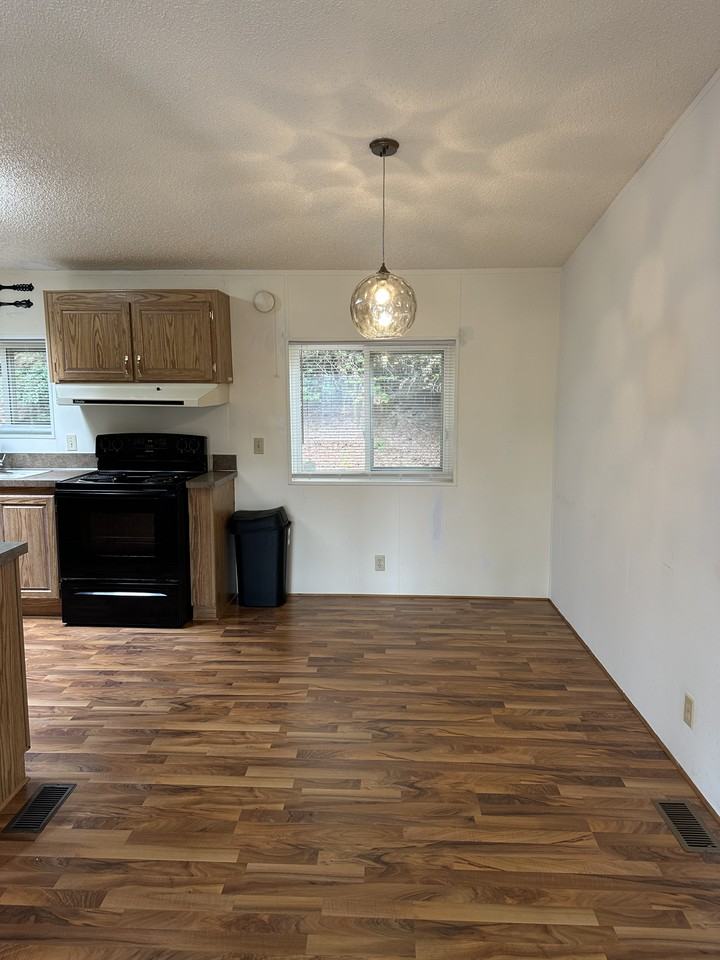 111 E Woodlane Dr - Photo 3 of 10