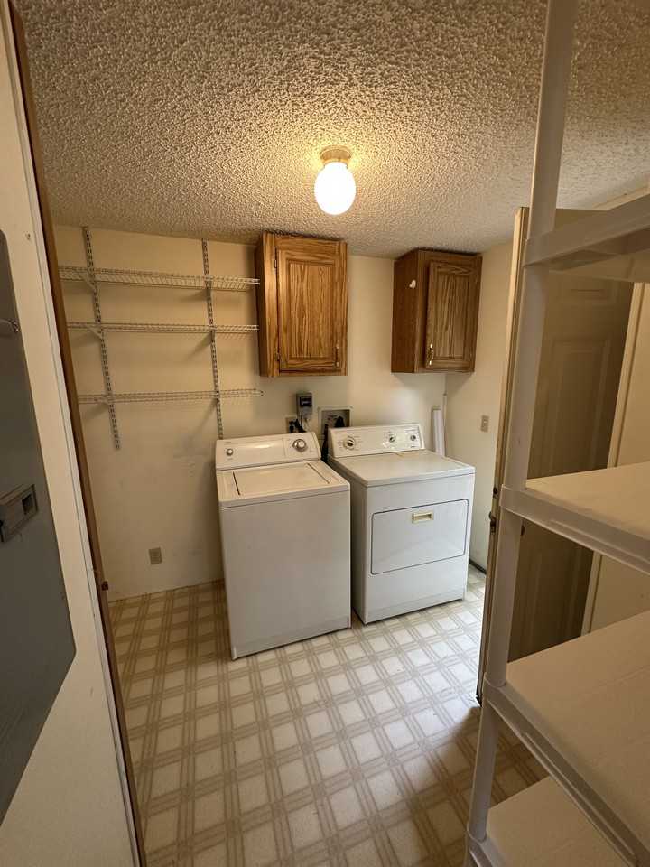 111 E Woodlane Dr - Photo 7 of 10