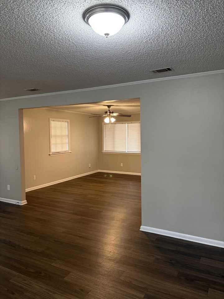 1804 Glenda Dr - Photo 7 of 13