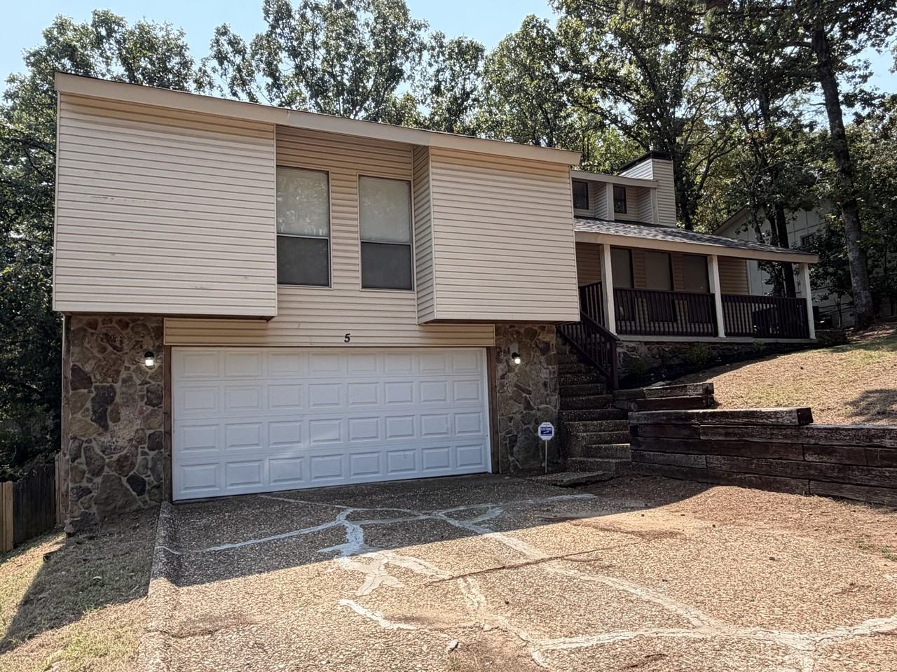 5 Stoneledge Dr - Photo 2 of 21