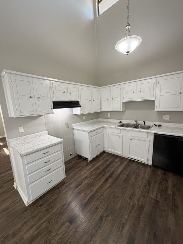 5 Stoneledge Dr - Photo 6 of 21