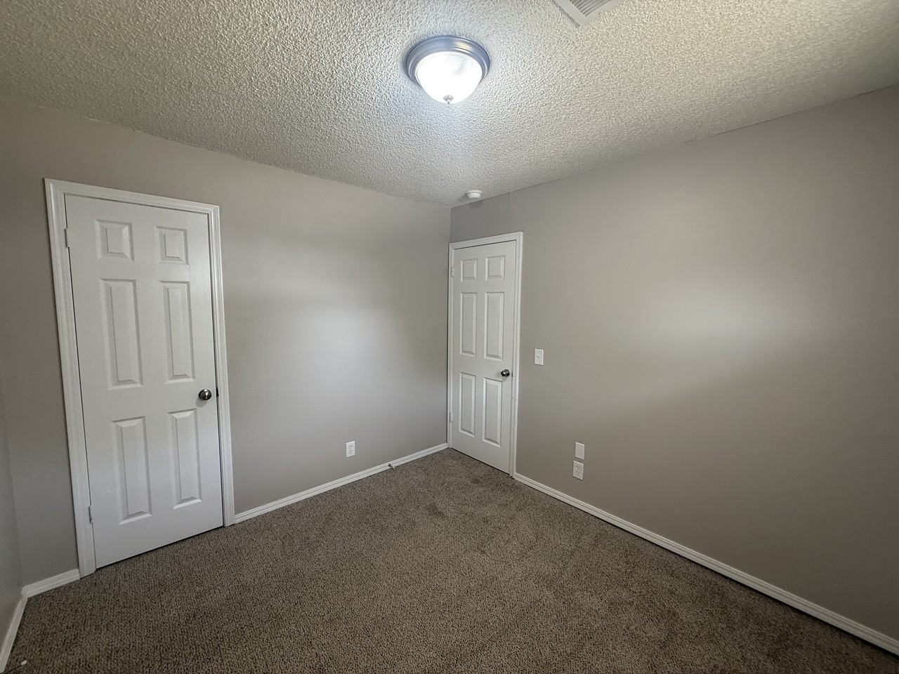 11802 E 62nd Pl - Photo 5 of 15