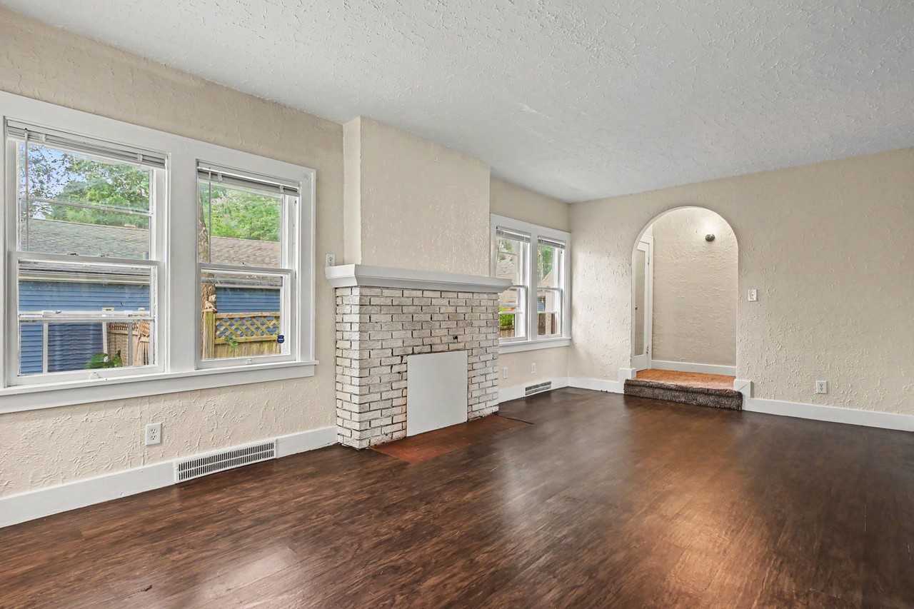 1641 Johnson St - Photo 3 of 15