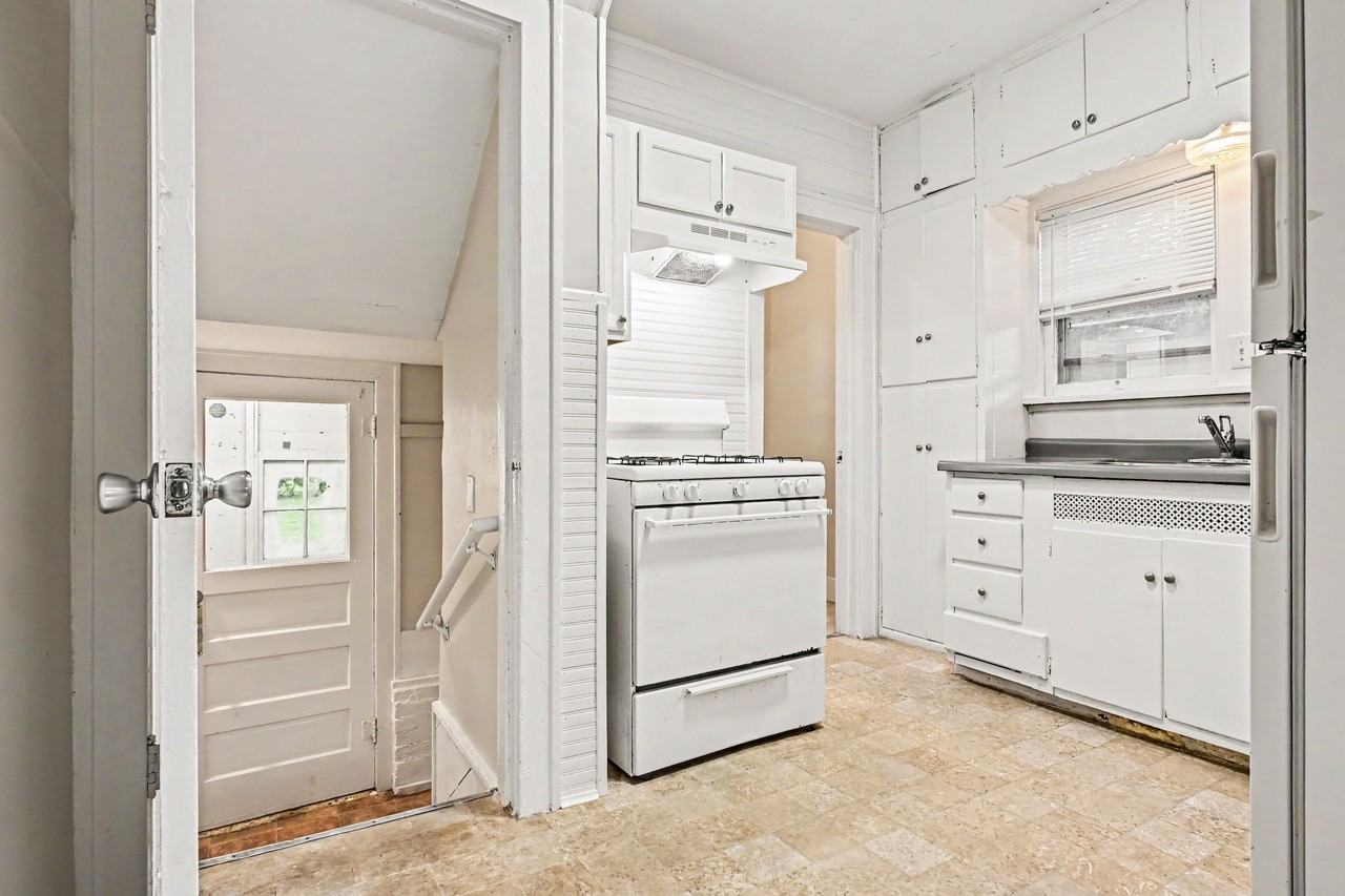 1641 Johnson St - Photo 6 of 15