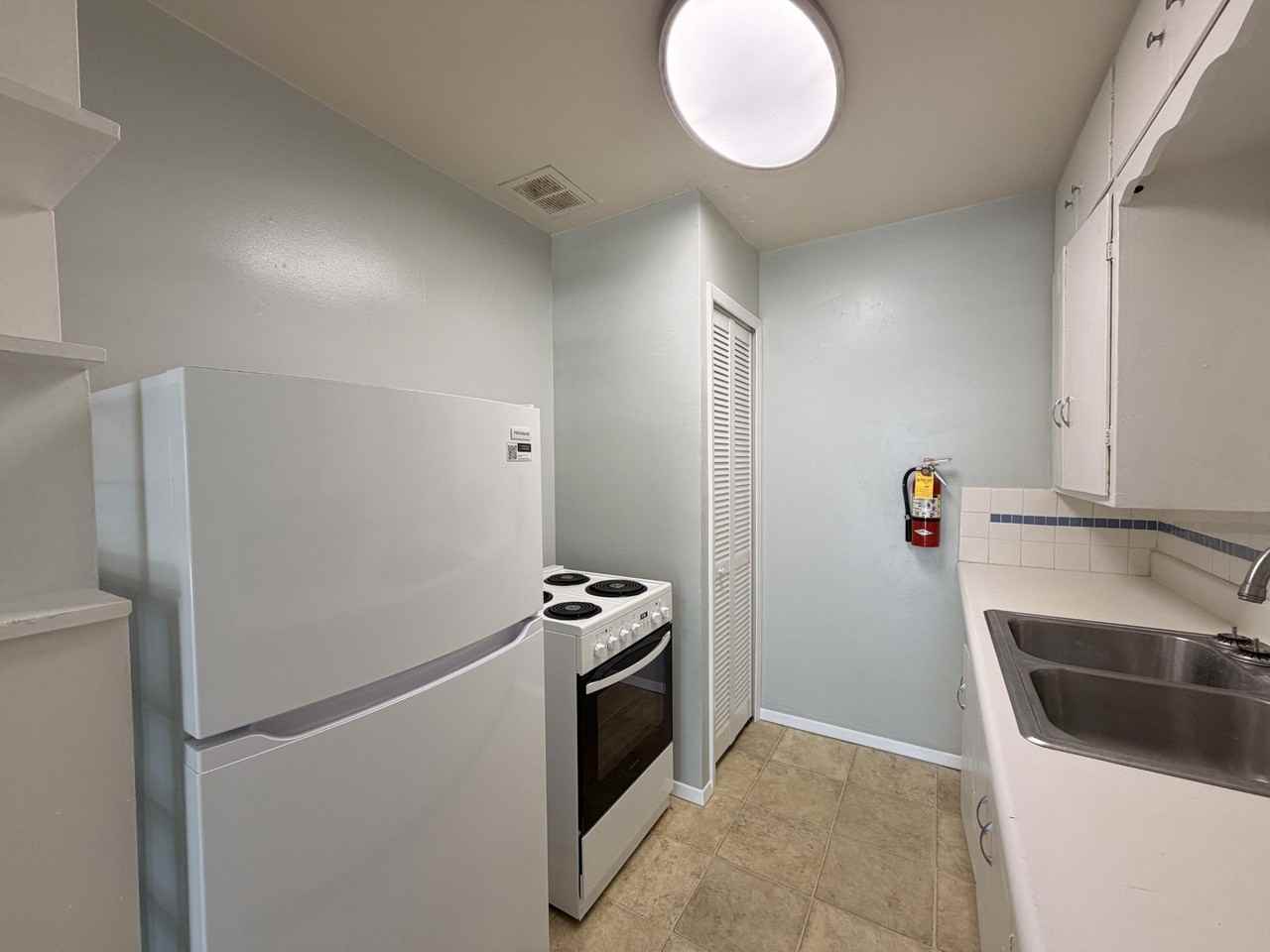 1209 Dr Martin Luther King Jr Ave Ne - Photo 3 of 15