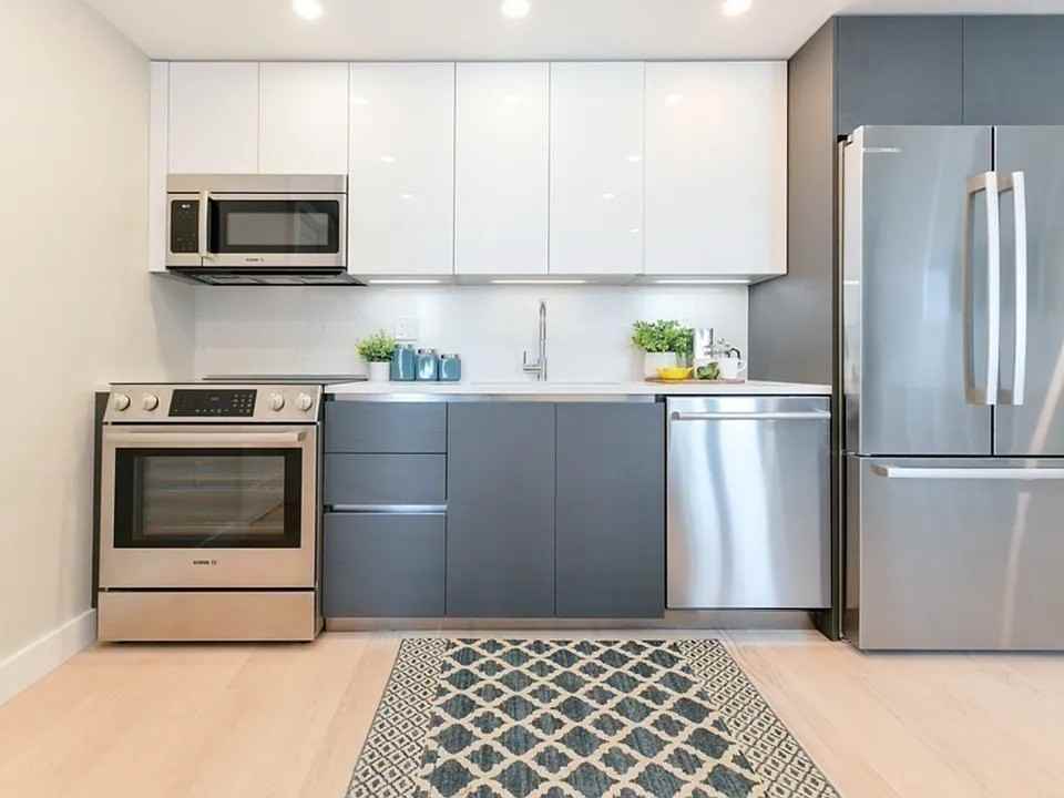 932 Broadway #305 - Photo 3 of 12