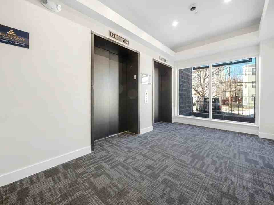 932 Broadway #305 - Photo 4 of 12