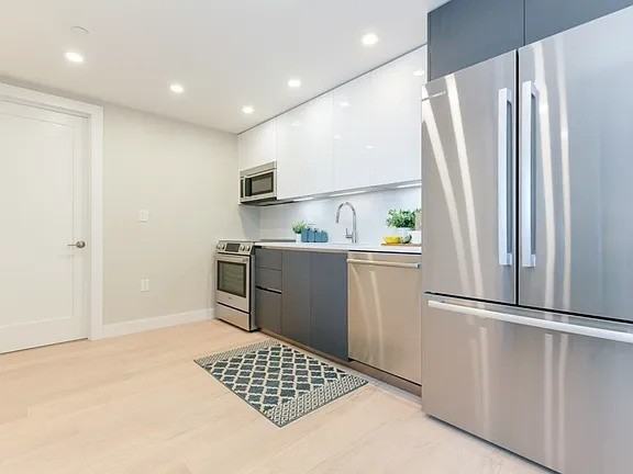 932 Broadway #305 - Photo 5 of 12
