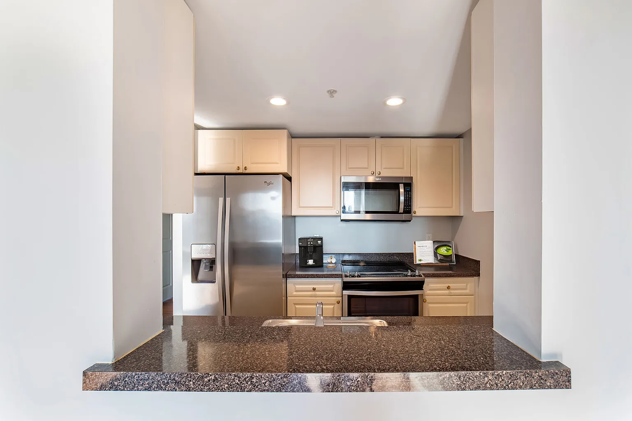1 Nassau St - Photo 3 of 8