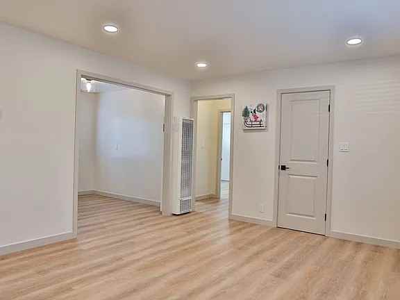 460 E Maude Ave - Photo 4 of 14