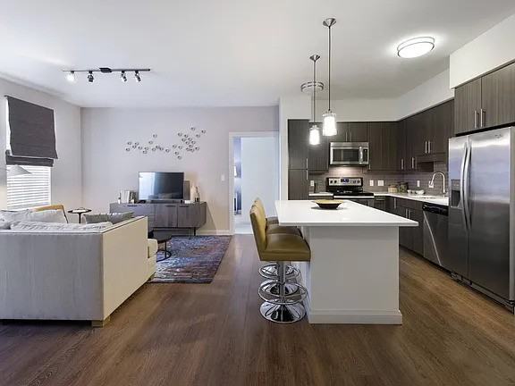 36 River St - Photo 4 of 11