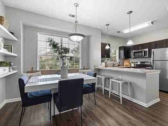 5400 S Park Terrace Ave - Photo 2 of 11