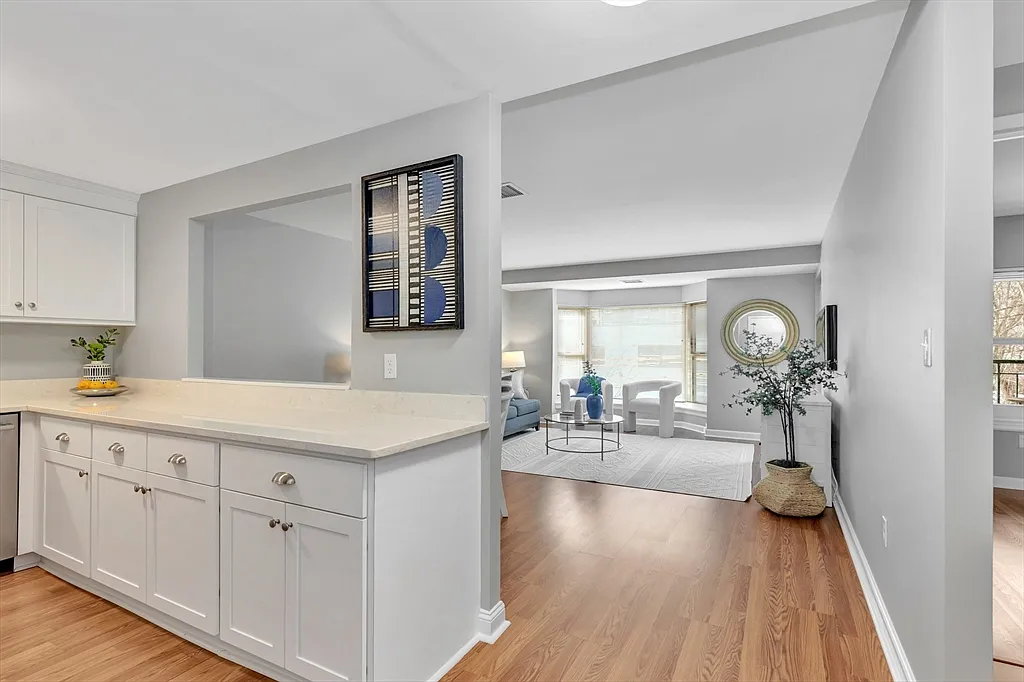 1 Watermill Pl - Photo 6 of 15