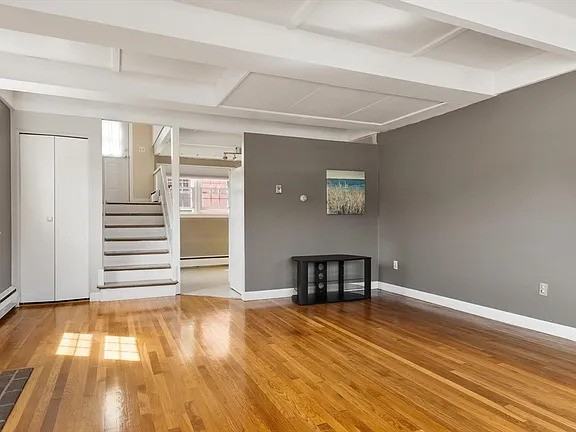 274 Main St - Photo 4 of 13