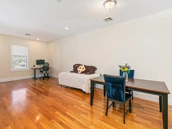 23 Spruce St - Photo 7 of 14