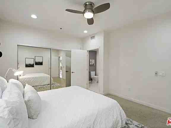 5016 Bakman Ave - Photo 3 of 23