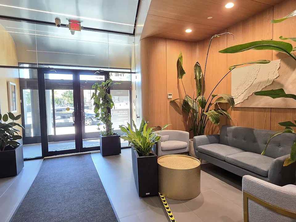 3005 Vernon Blvd - Photo 3 of 13