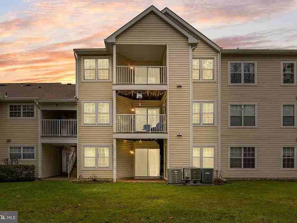 336 Walden Cir - Photo 4 of 15