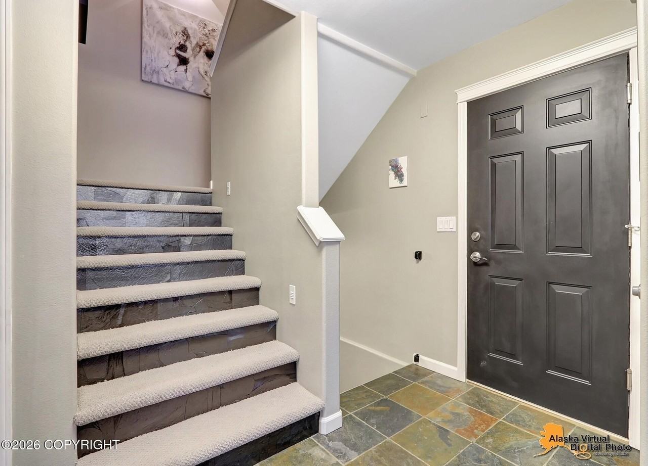 140 W 10th Ave - Photo 2 of 15