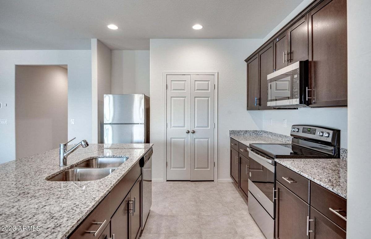 18091 N Presley Ln - Photo 5 of 23