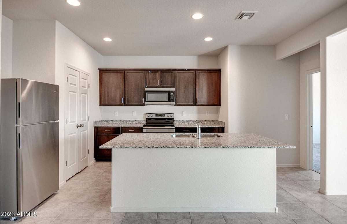 18091 N Presley Ln - Photo 6 of 23