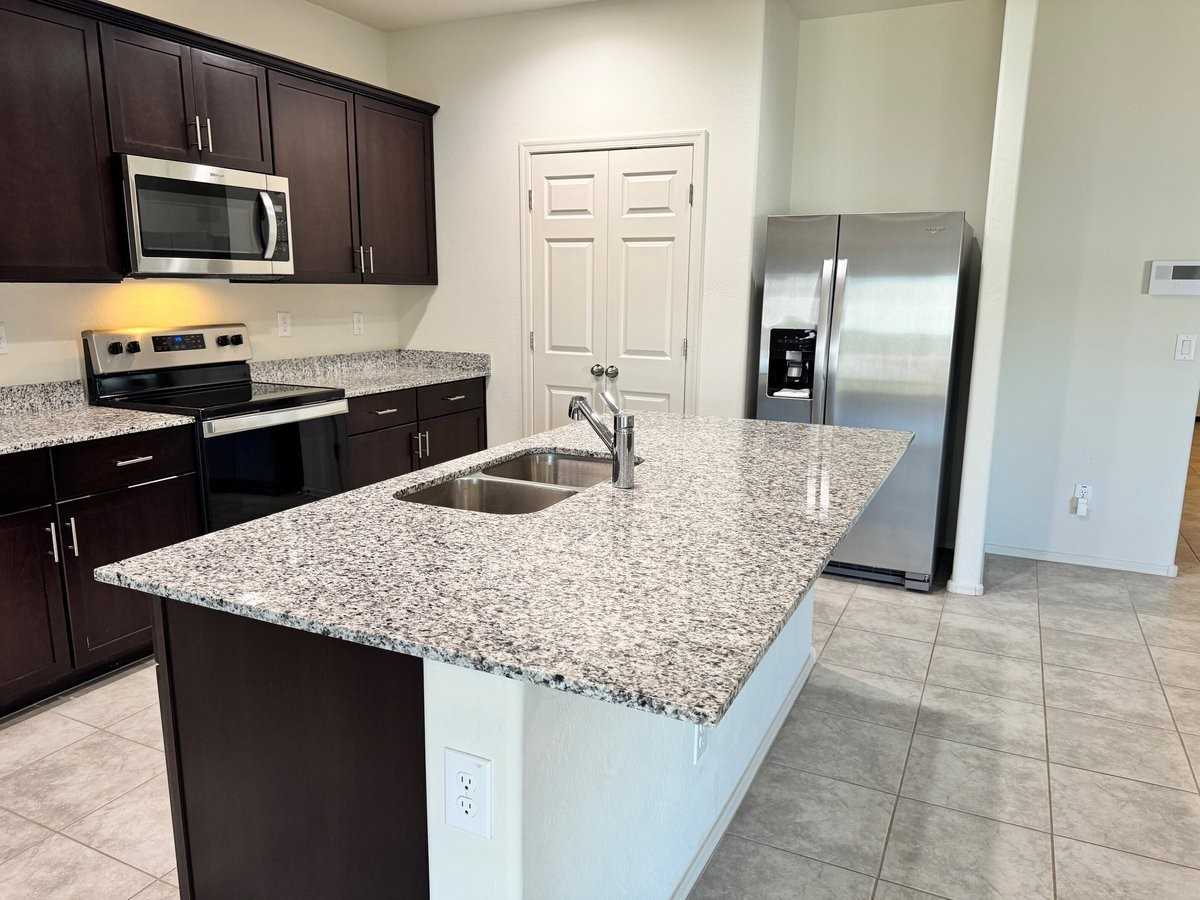 18091 N Presley Ln - Photo 7 of 23