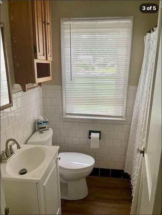 1612 62nd St - Photo 4 of 10