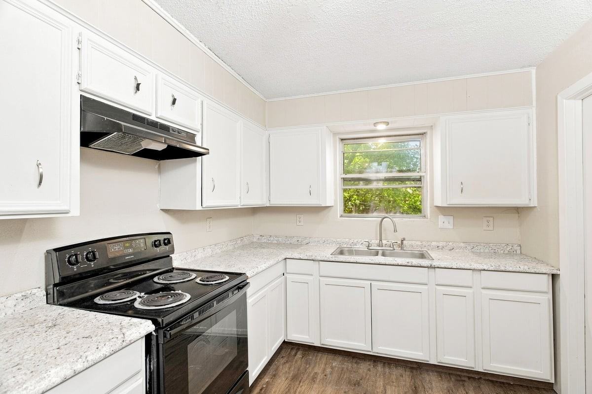 2312 Hunt Dr - Photo 6 of 17