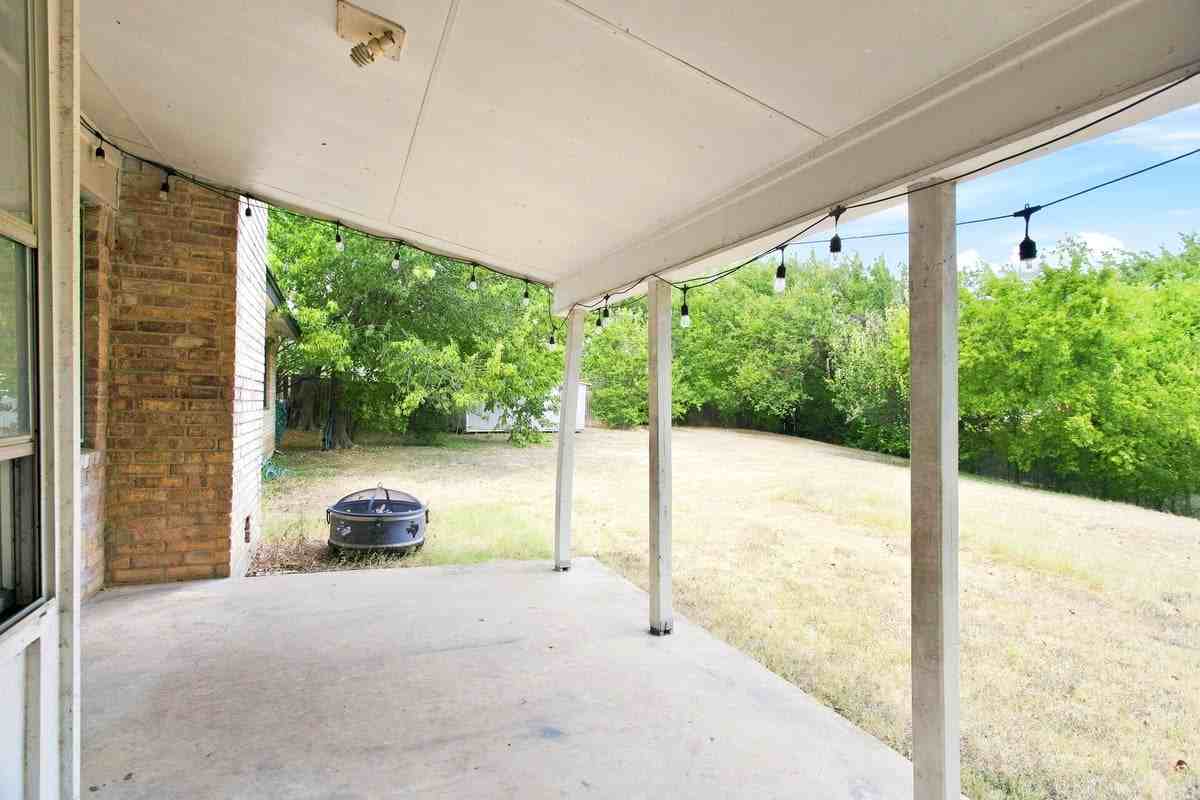 2312 Hunt Dr - Photo 3 of 17