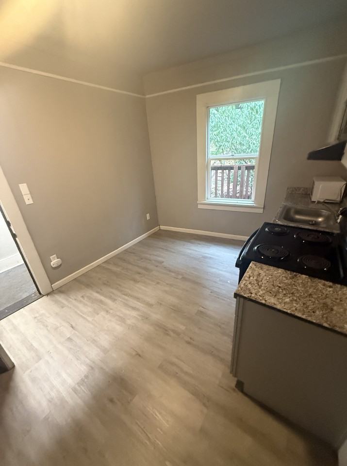 5911 Sacramento Ave - Photo 5 of 14