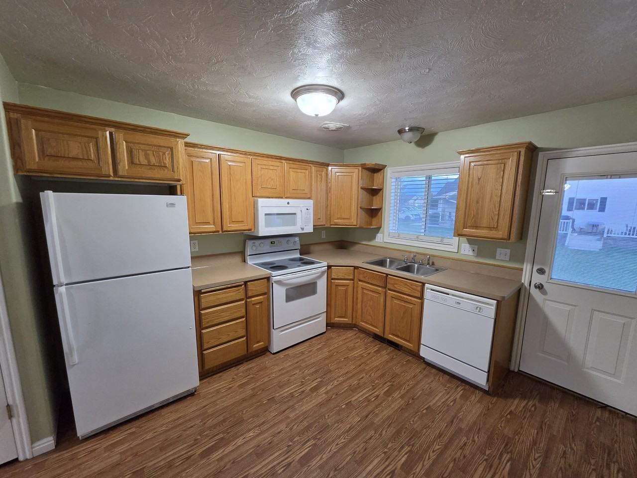 903 Abigail Ct - Photo 6 of 18