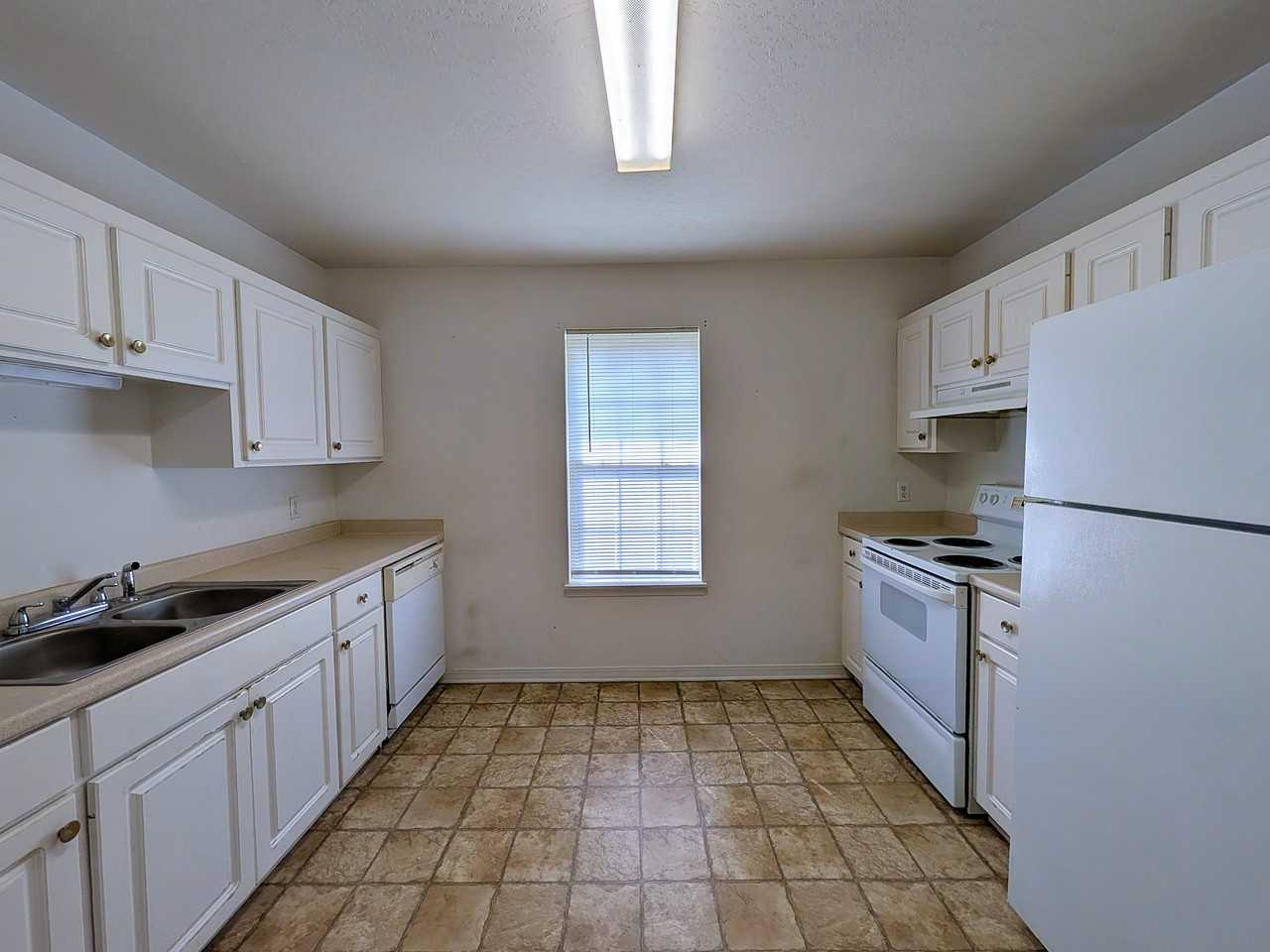 1104 Howell Rd #I - Photo 6 of 14