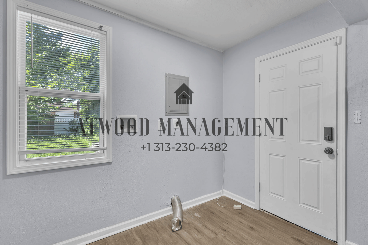 20531 Moenart St - Photo 2 of 18