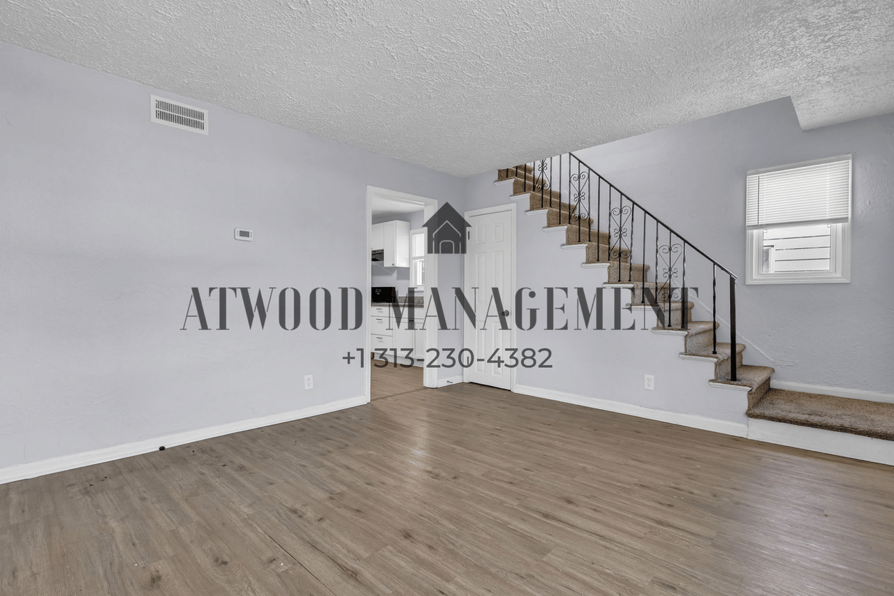20531 Moenart St - Photo 5 of 18