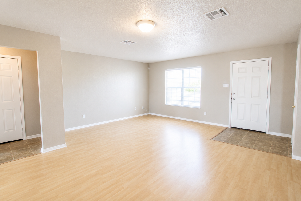 3102 Tom Lockett Dr - Photo 7 of 16