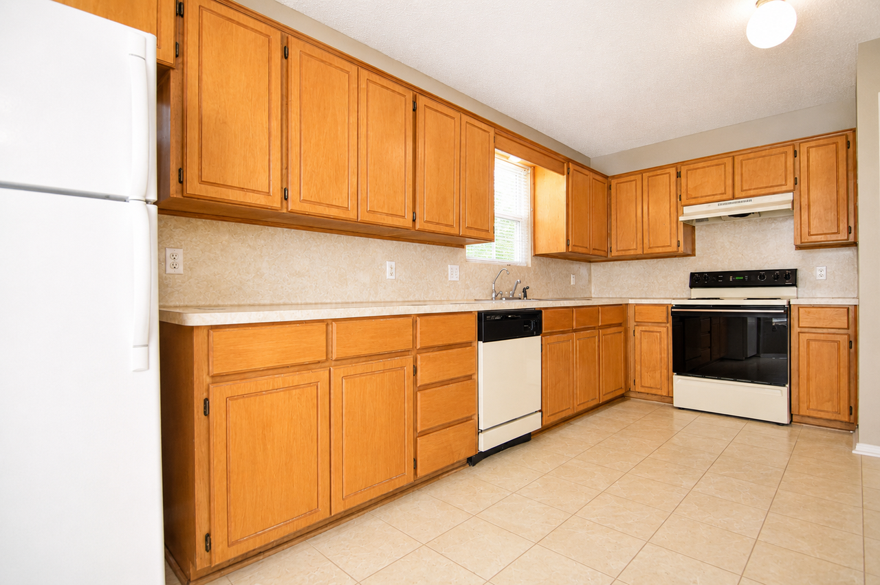 4507 Stallion Dr - Photo 4 of 16