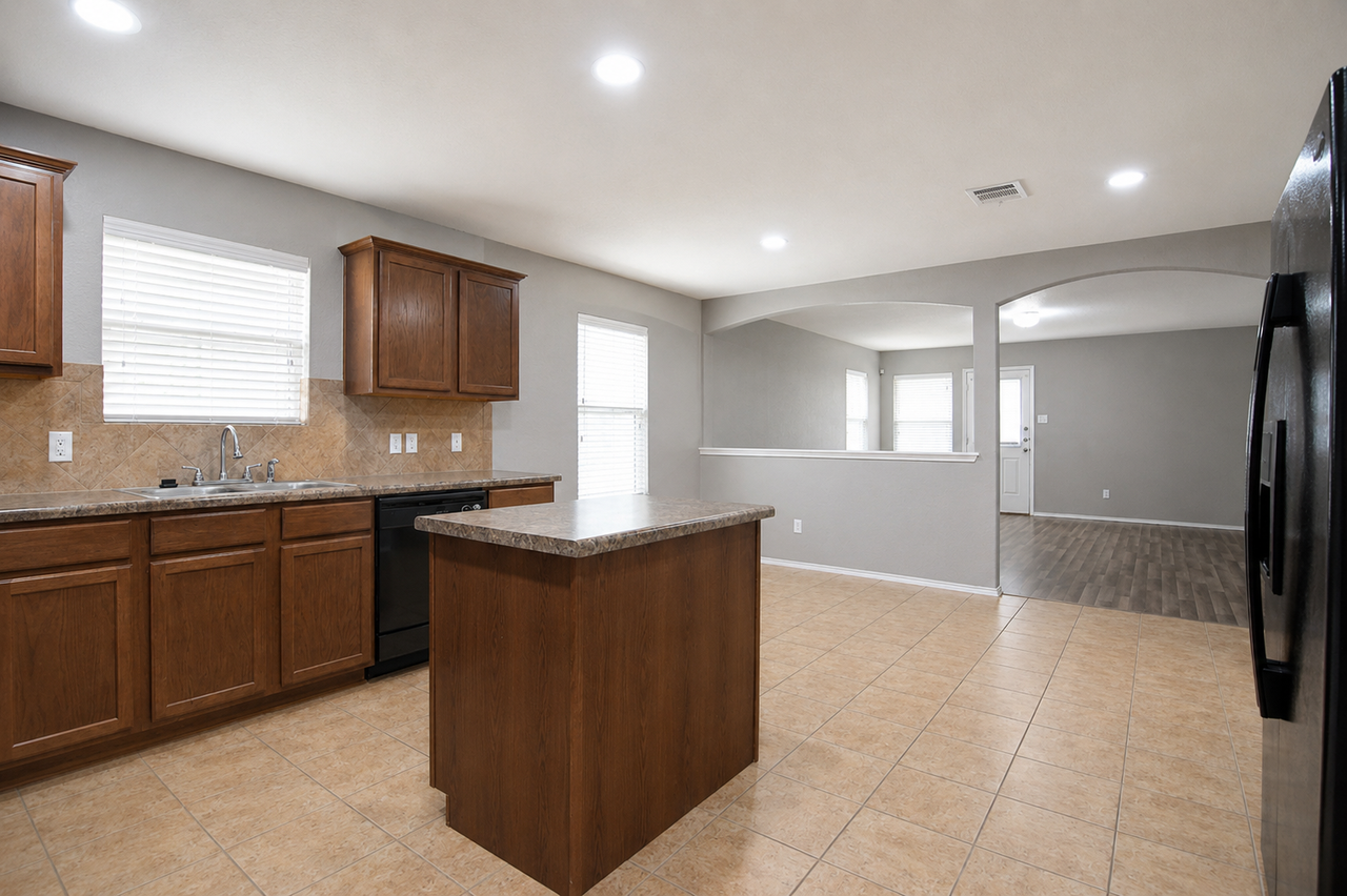 9207 Bellgrove Ct - Photo 6 of 45