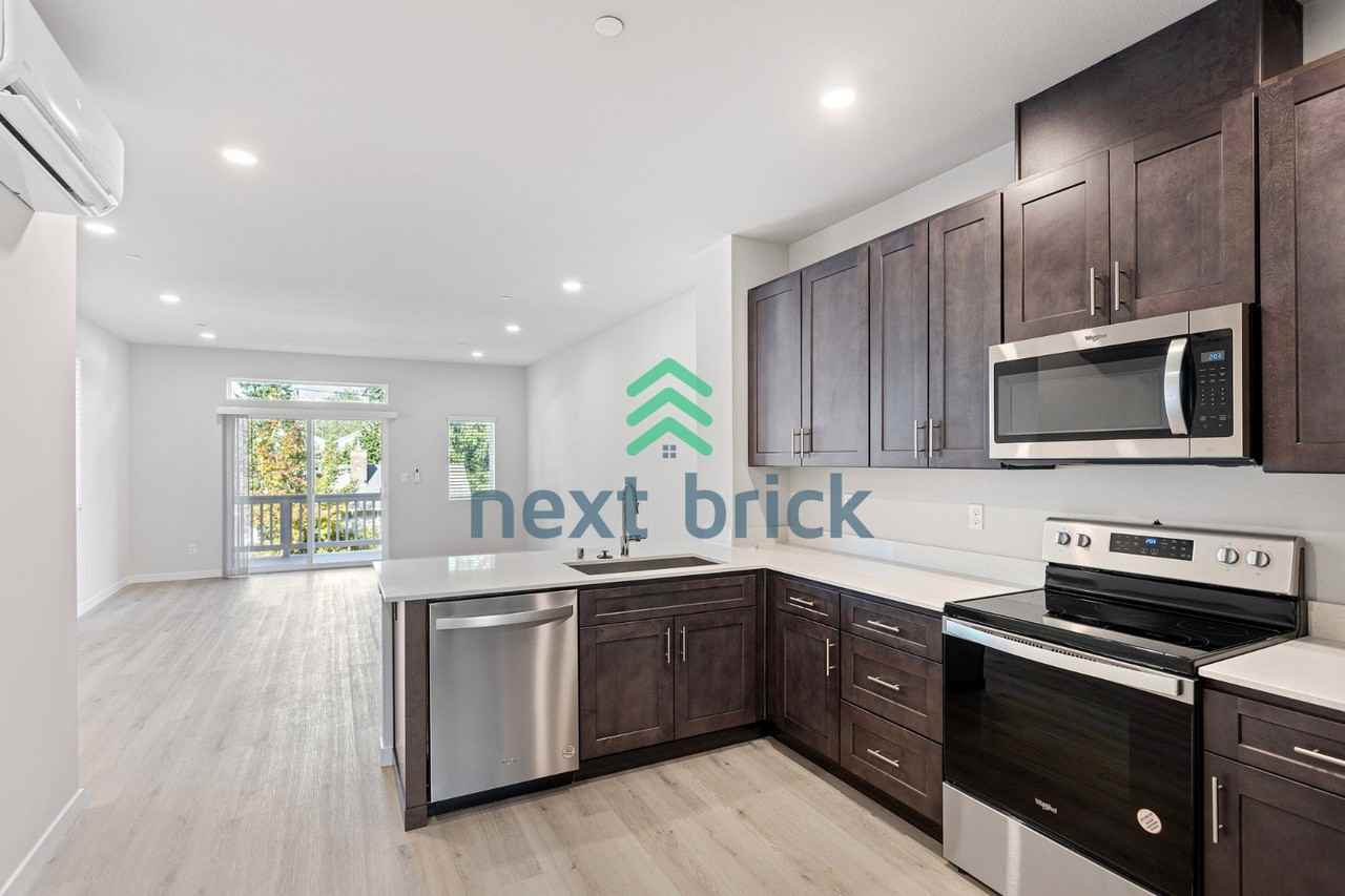 9914 18th Ave W #G - Photo 6 of 29