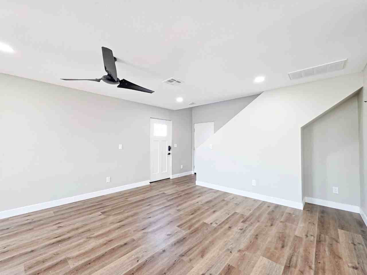 2551 E Broadway Rd #1 - Photo 3 of 25