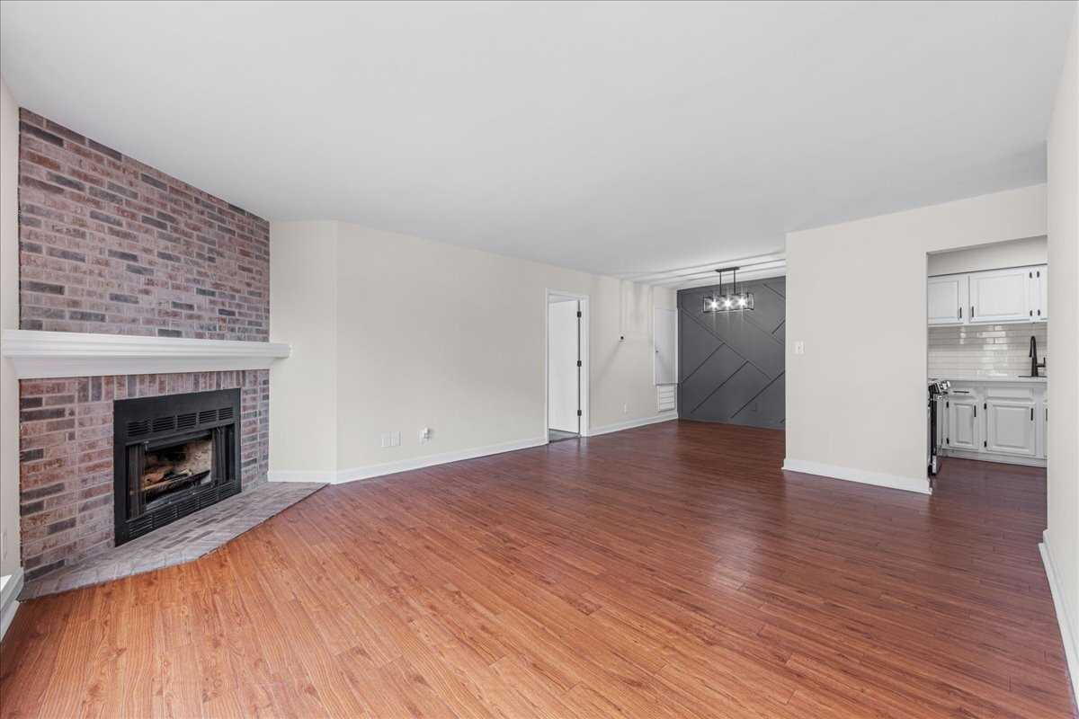 1612 Sharon Rd W #70 - Photo 4 of 32