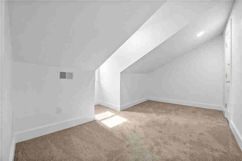 1431 Adams St - Photo 3 of 13