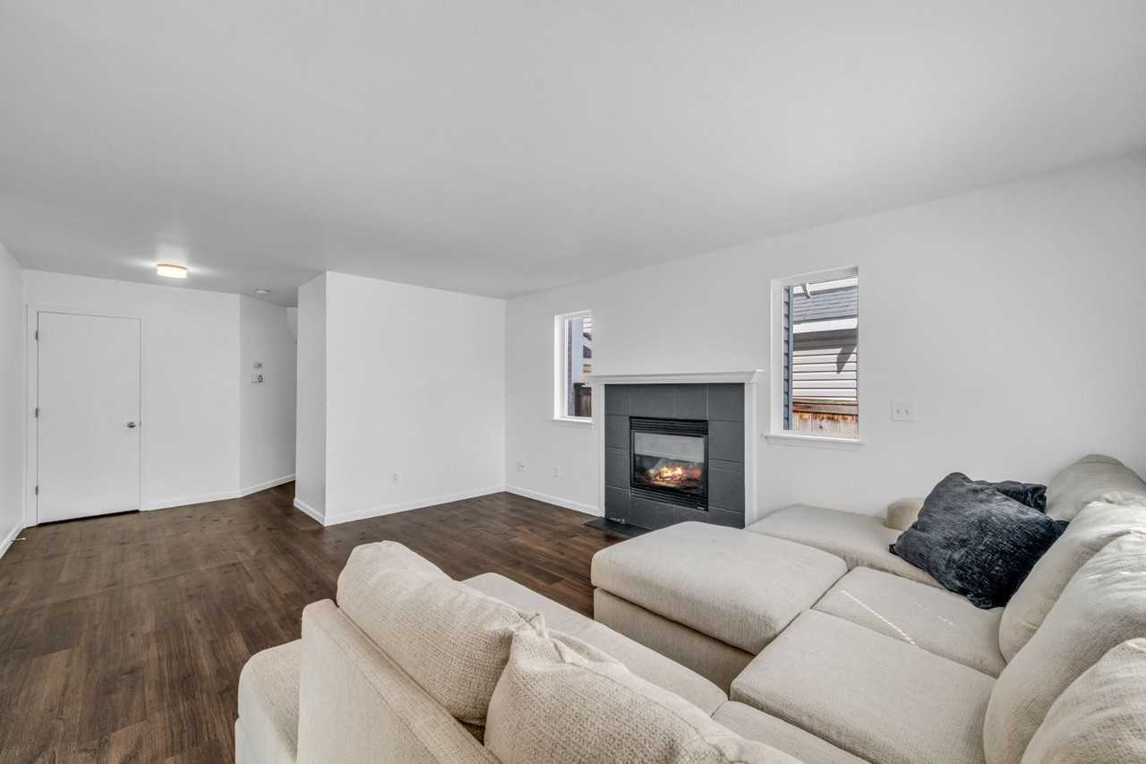 10416 198th Street Ct E - Photo 7 of 43