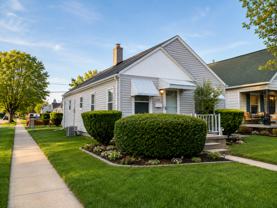 4726 Burnham Ave - Photo 1 of 1